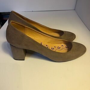 CL by Laundry Taupe Block Heel Pumps